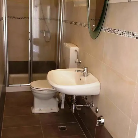 Elvira Apartman